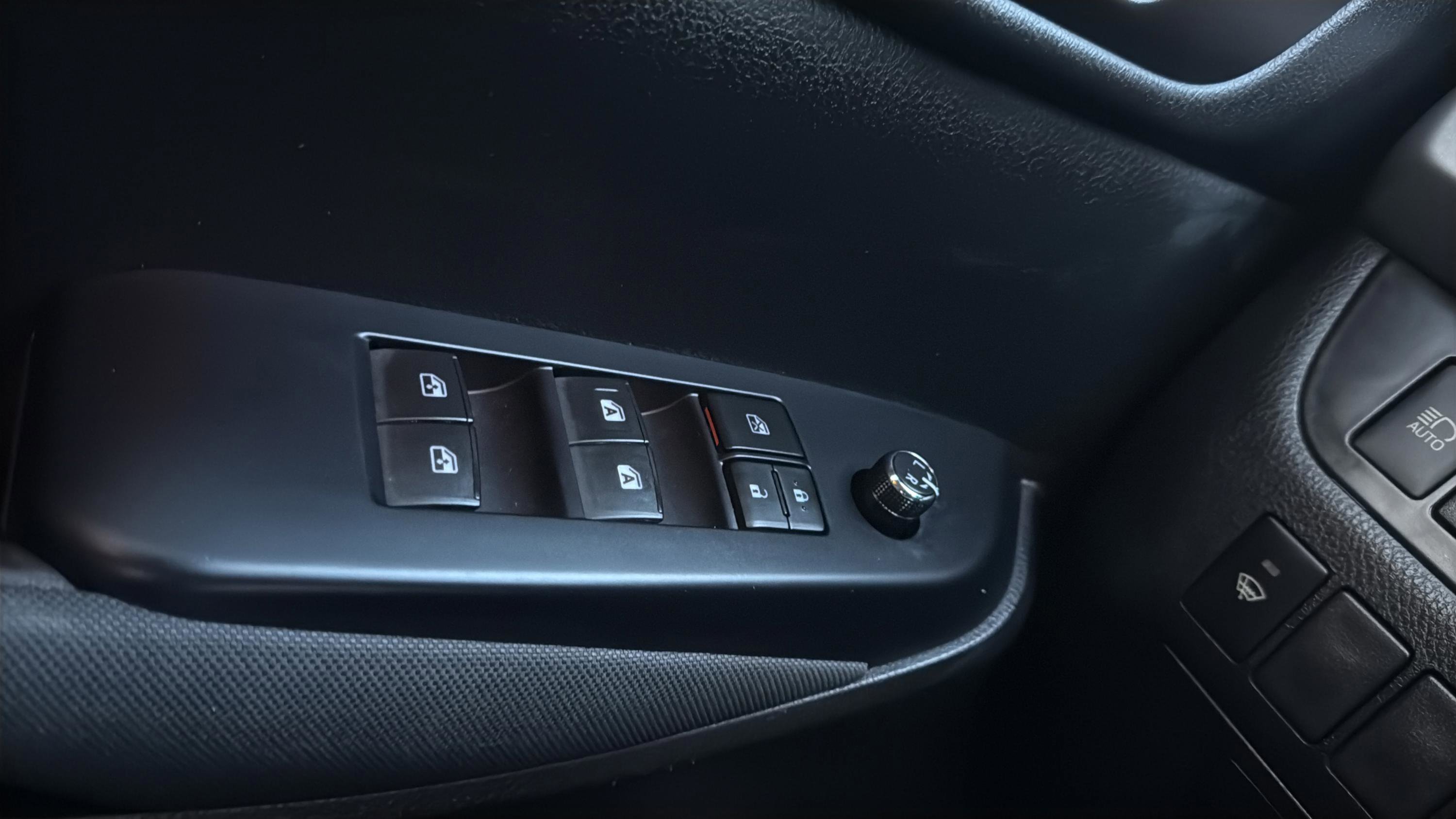 Used 2019 Toyota Highlander LE image 34