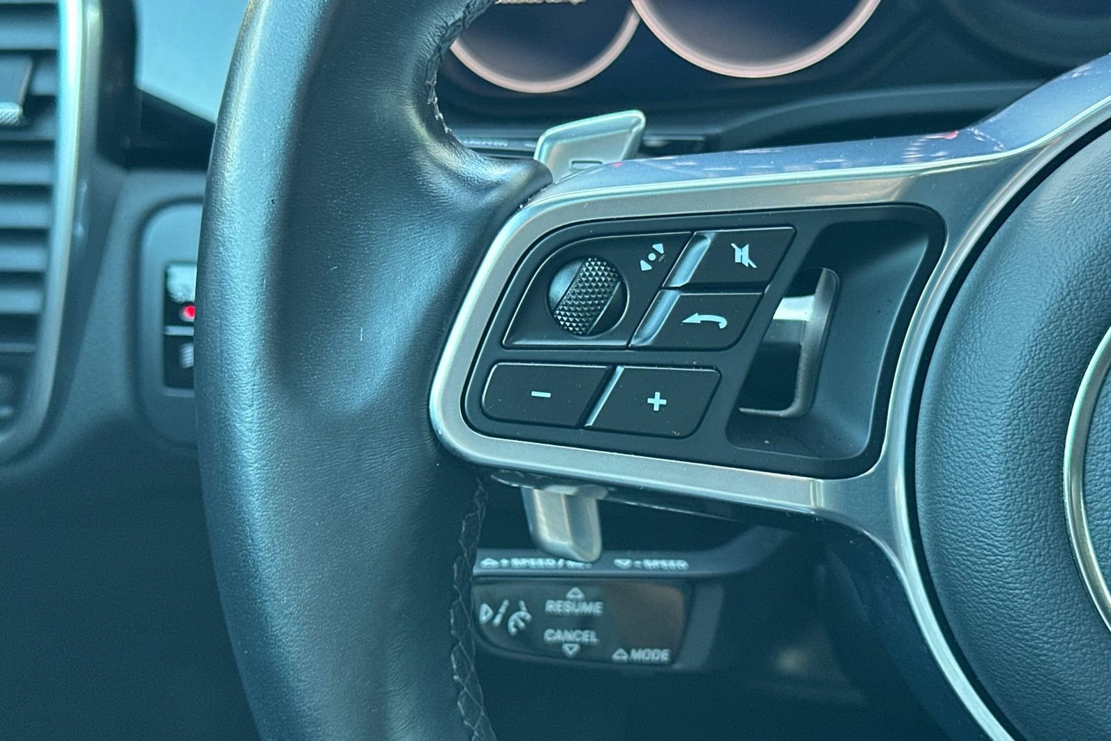 Used 2021 Porsche Cayenne image 30