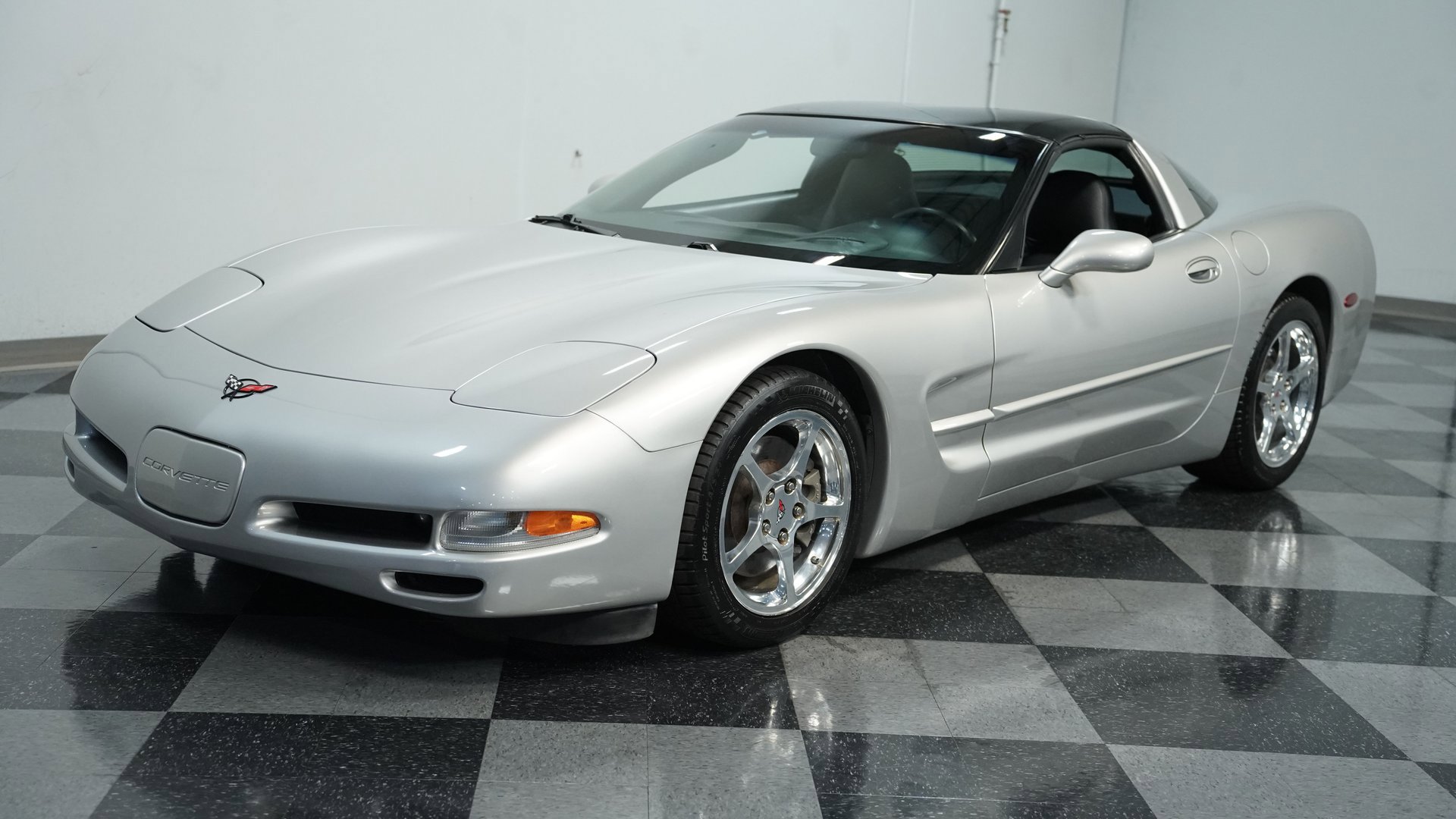 Used 2004 Chevrolet Corvette Coupe w/ Preferred Equipment Group image 5