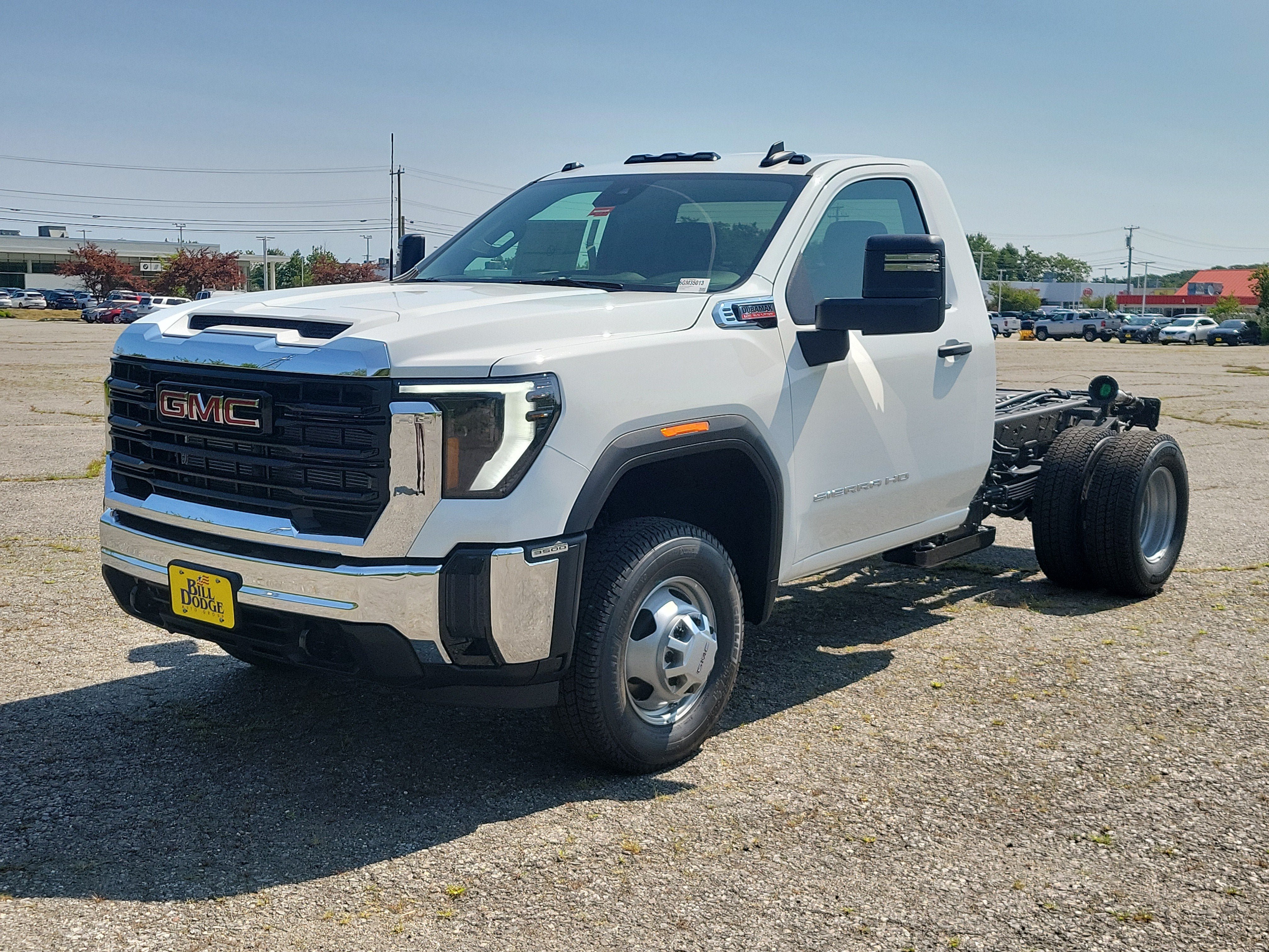 New 2026 GMC Sierra 3500 Pro w/ Convenience Package