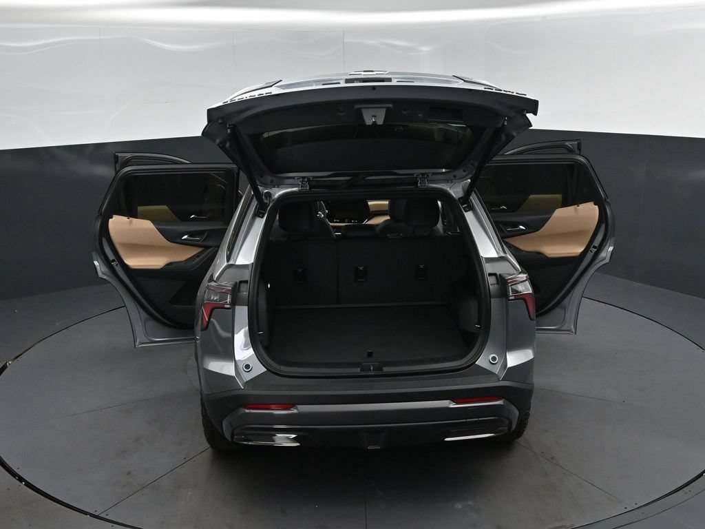 New 2026 Chevrolet Equinox ACTIV w/ Convenience Package III FWD image 48
