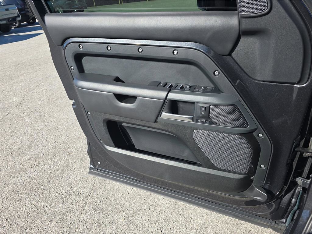 Used 2021 Land Rover Defender 110 X image 15