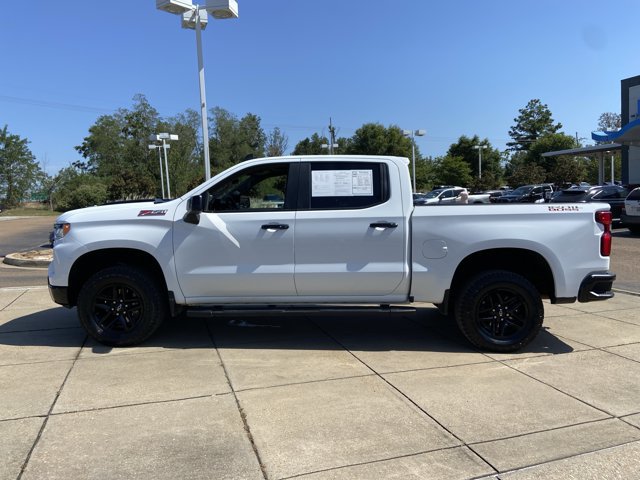 Used 2023 Chevrolet Silverado 1500 LT Trail Boss w/ Protection Package AWD/4WD image 7