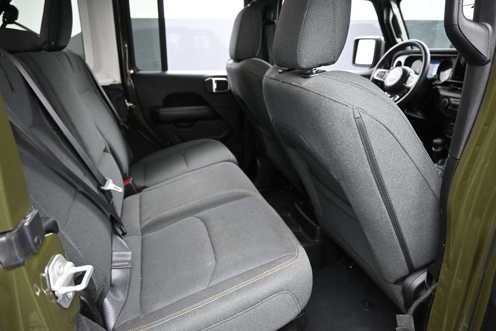 Used 2024 Jeep Wrangler Unlimited Sahara AWD/4WD image 30