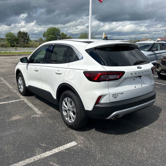 Used 2023 Ford Escape Active AWD/4WD image 3
