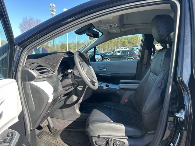 Used 2025 Toyota Sienna XLE image 15