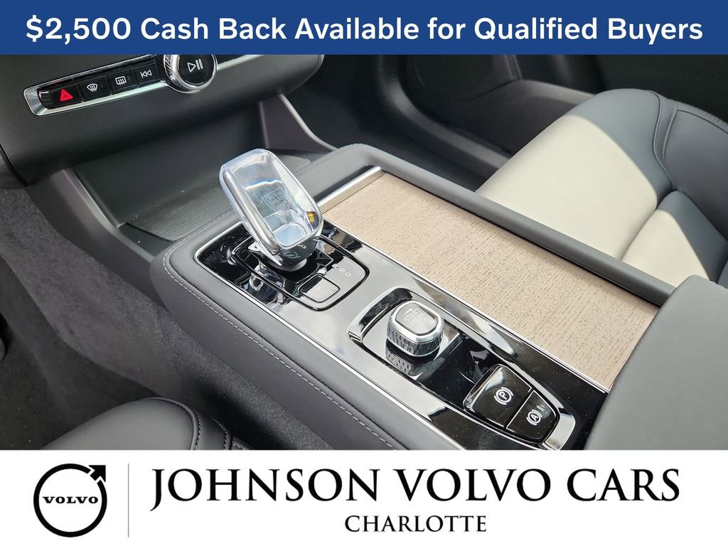 New 2026 Volvo XC90 B6 Plus w/ Protection Package Premier image 7