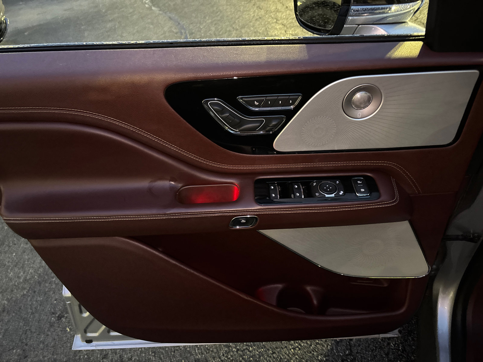 Used 2020 Lincoln Aviator Black Label w/ Dynamic Handling Package image 11