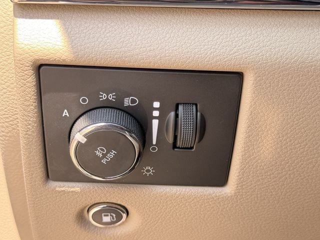 Used 2017 Jeep Grand Cherokee Limited AWD/4WD image 24
