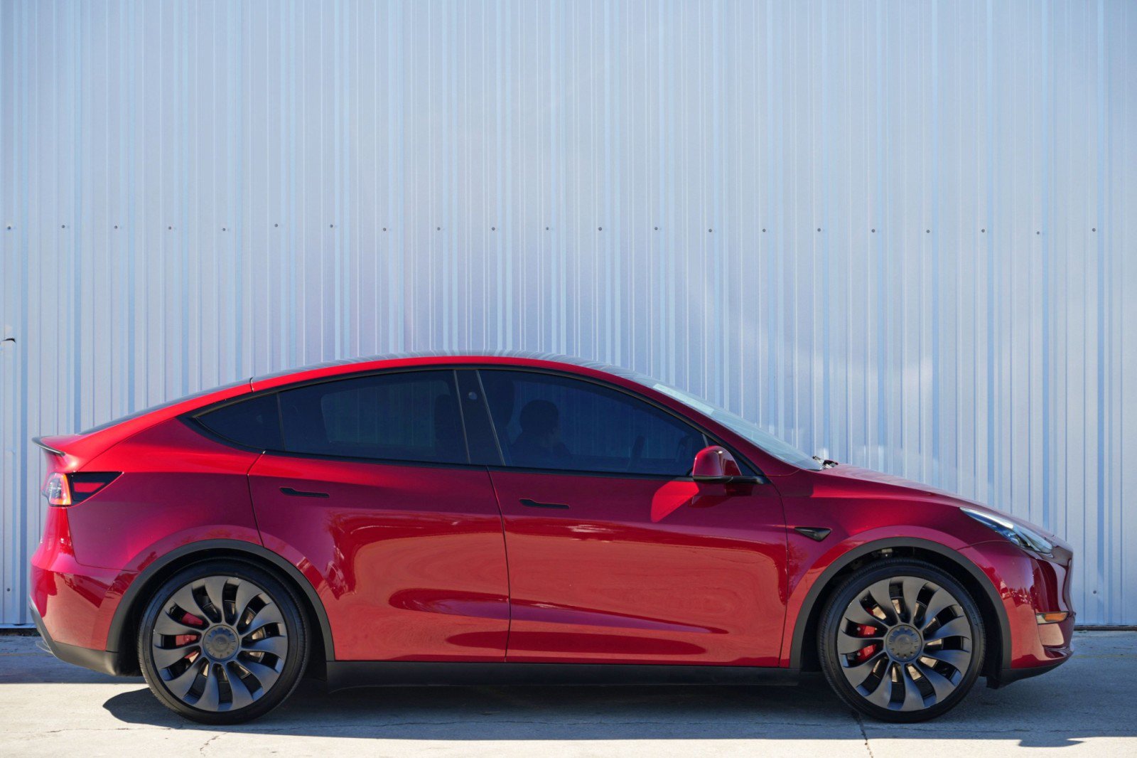 Used 2024 Tesla Model Y Performance image 54