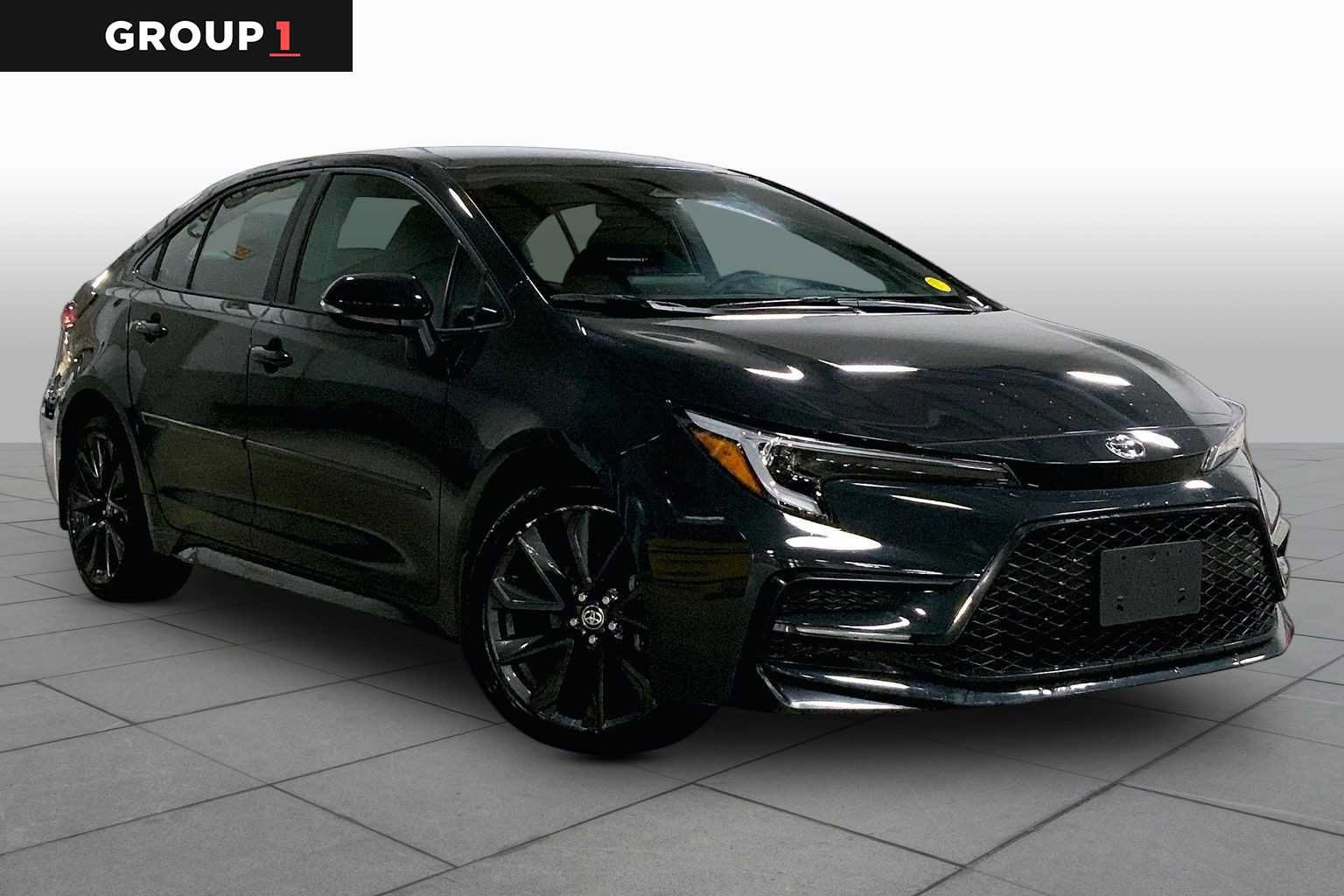 Certified 2025 Toyota Corolla SE w/ Convenience Package FWD image 3