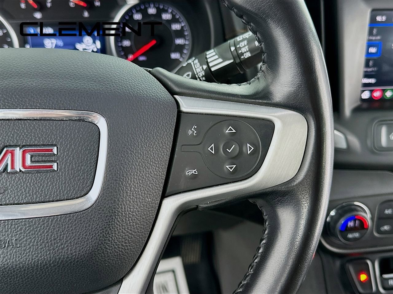 Used 2021 GMC Terrain SLE w/ Driver Convenience Package image 17