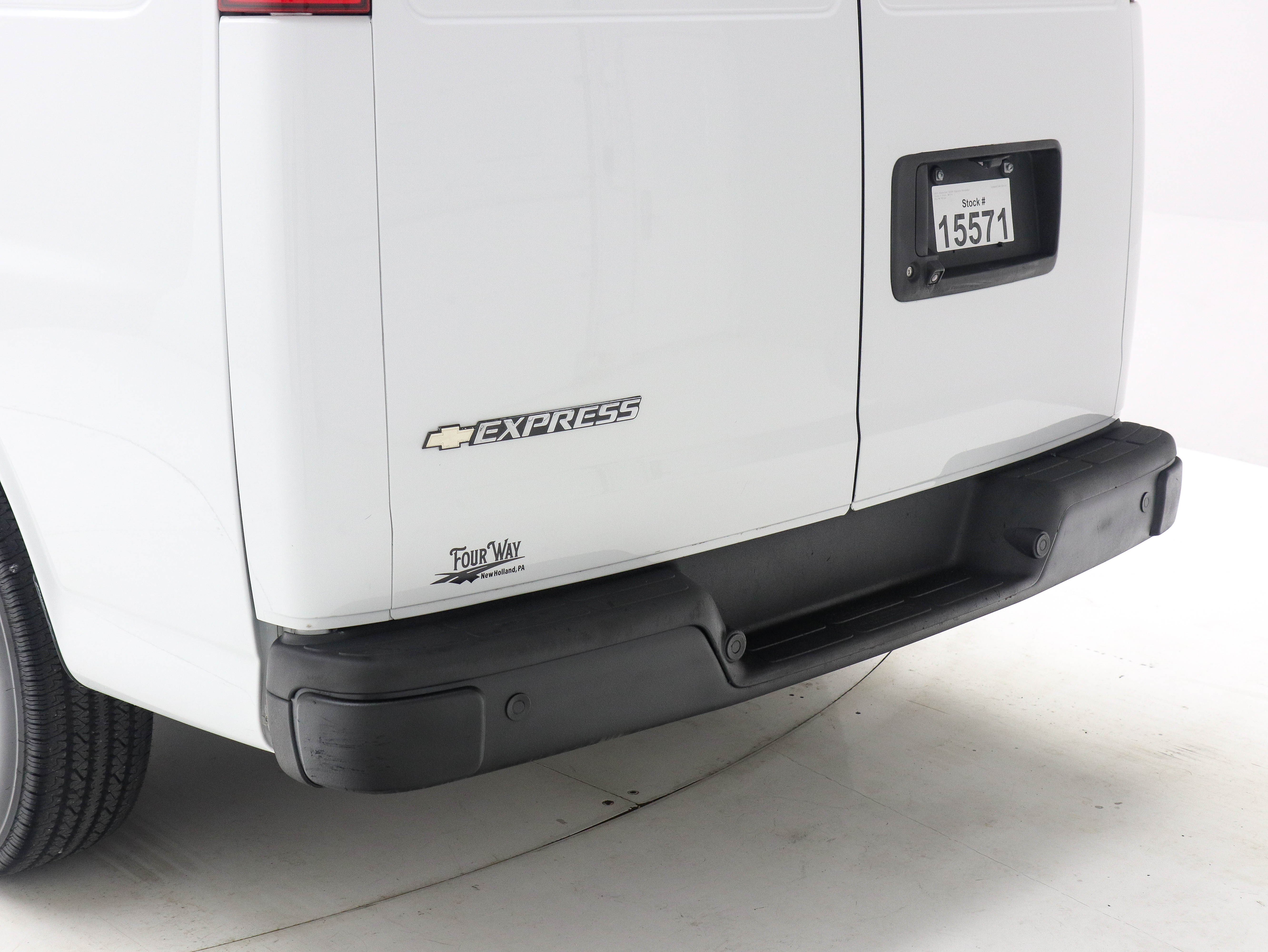 Used 2021 Chevrolet Express 2500 Extended RWD image 10