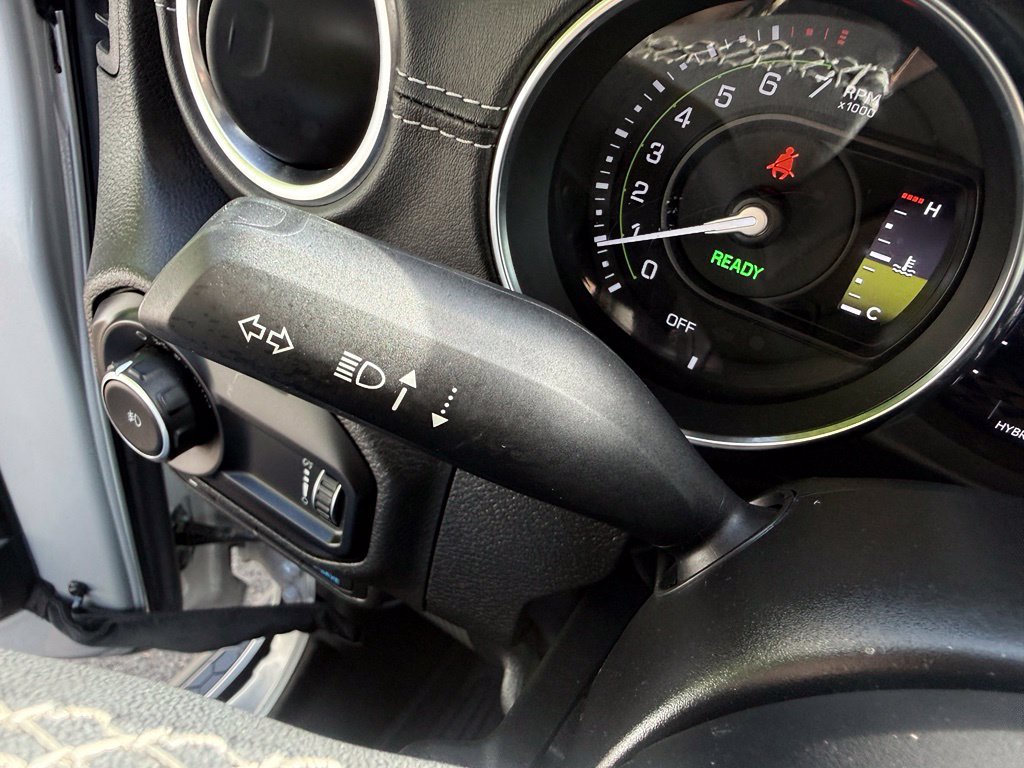 Used 2023 Jeep Wrangler Unlimited Sahara AWD/4WD image 30