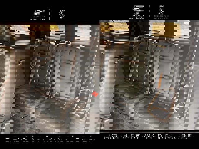 Used 2018 Ford Explorer XLT w/ Equipment Group 202A image 29