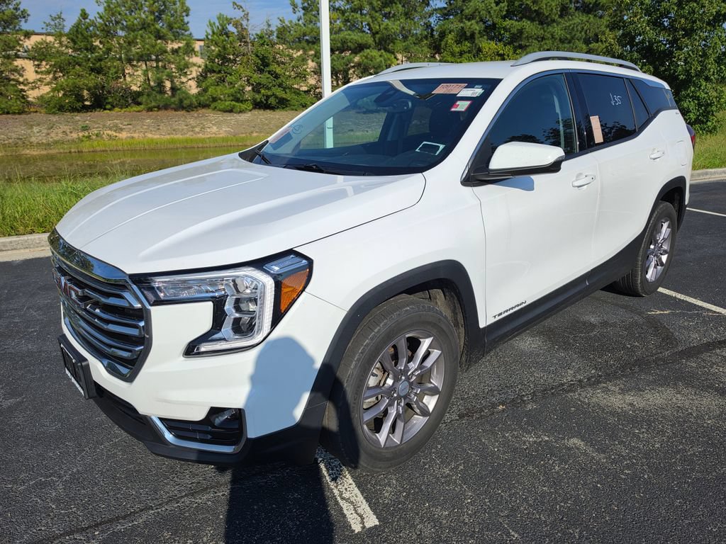 Used 2023 GMC Terrain SLT w/ LPO, Floor Liner Package AWD/4WD image 17