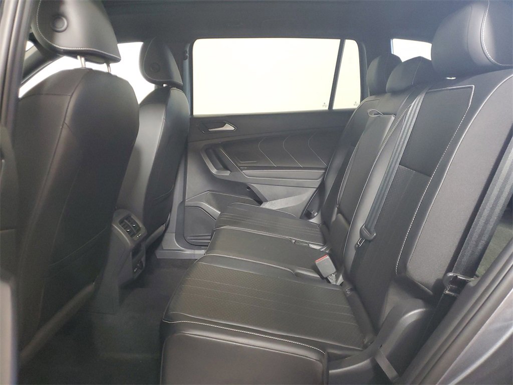 Used 2023 Volkswagen Tiguan SE R-Line image 23