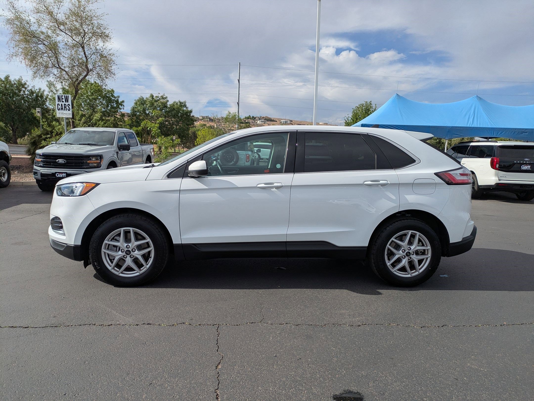 Used 2024 Ford Edge SEL image 6