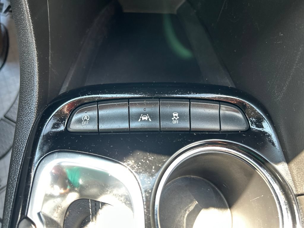Used 2022 Buick Encore GX Preferred w/ Sport Touring Package FWD image 29