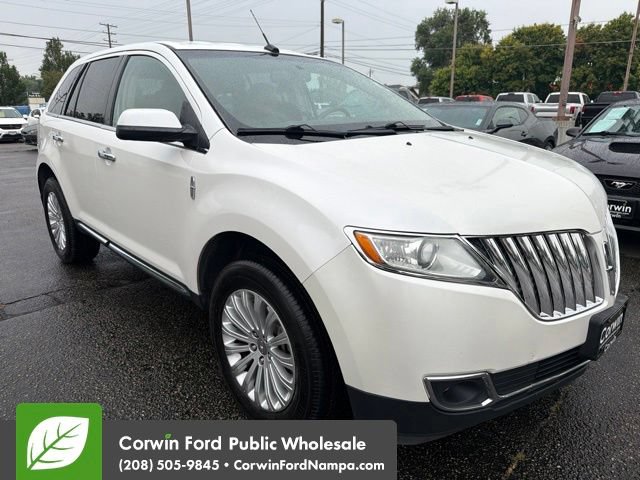 Used 2013 Lincoln MKX AWD image 3