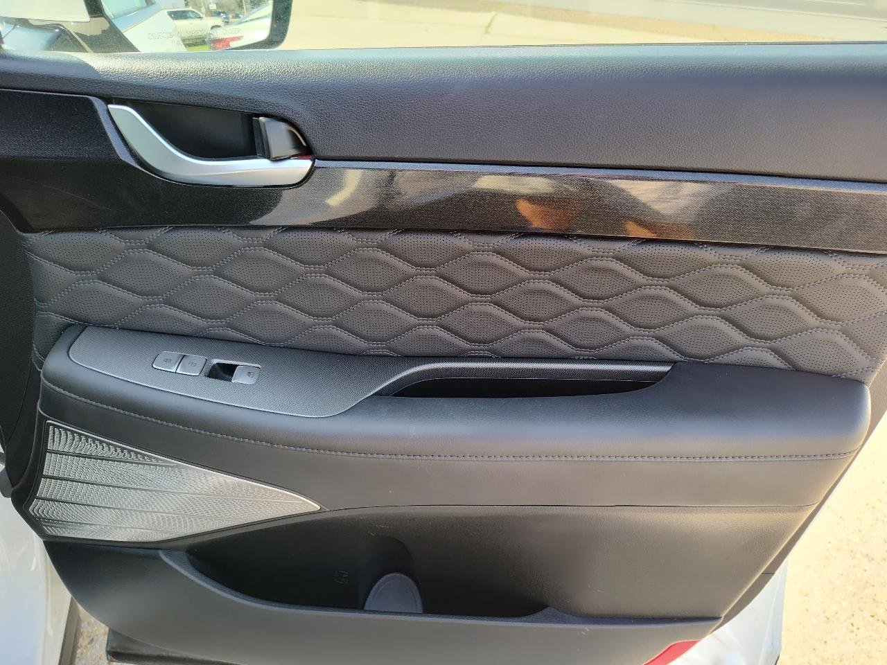 Used 2021 Hyundai Palisade Calligraphy image 25