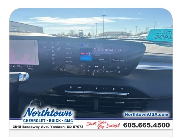 Used 2025 Buick Enclave Sport Touring image 23