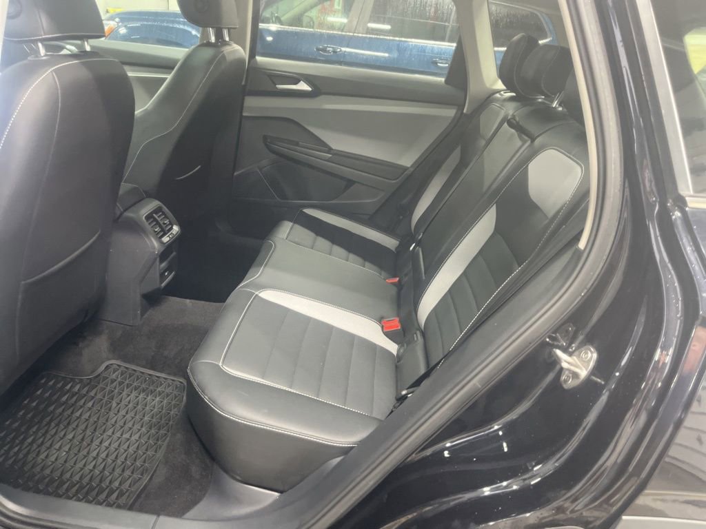 Used 2023 Volkswagen Taos SEL AWD/4WD image 12