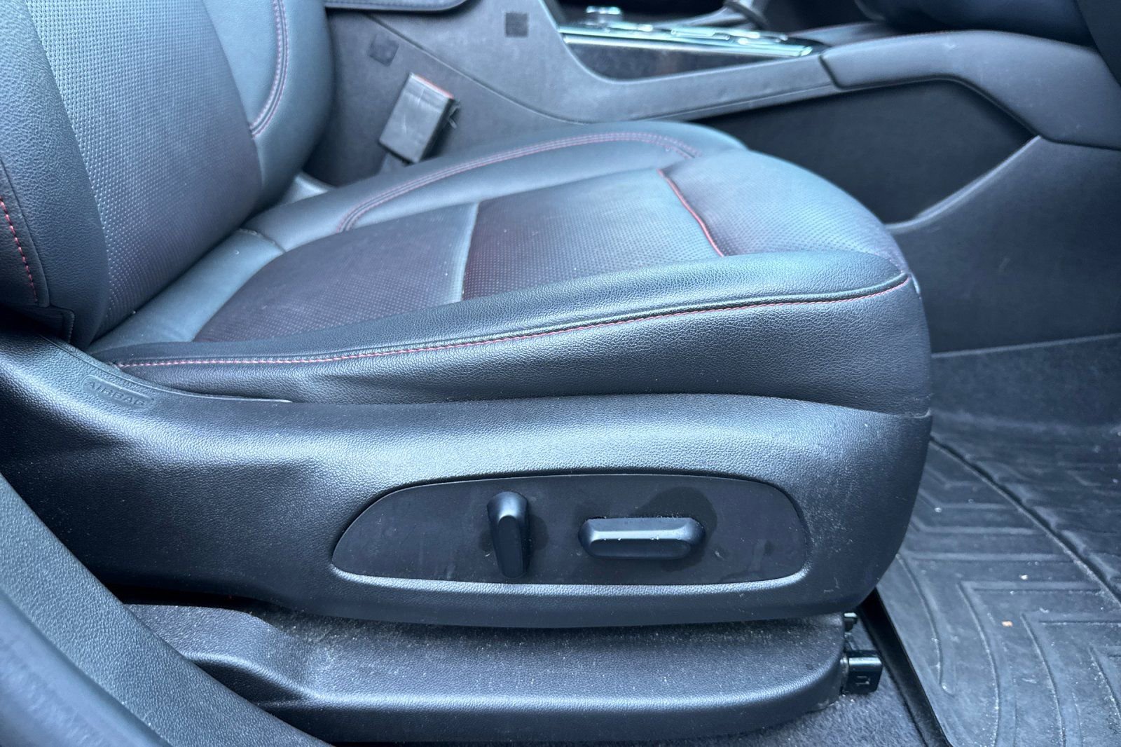 Used 2021 Chevrolet Blazer RS w/ Driver Confidence II Package image 24