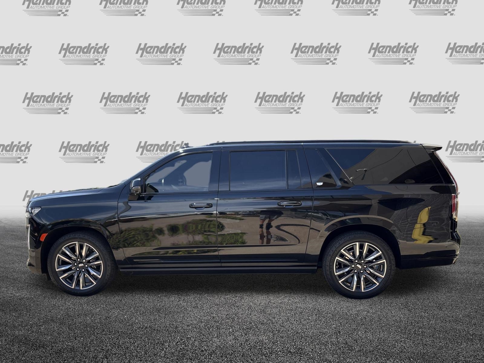 Used 2024 Cadillac Escalade ESV Sport w/ Touring Package AWD/4WD image 7
