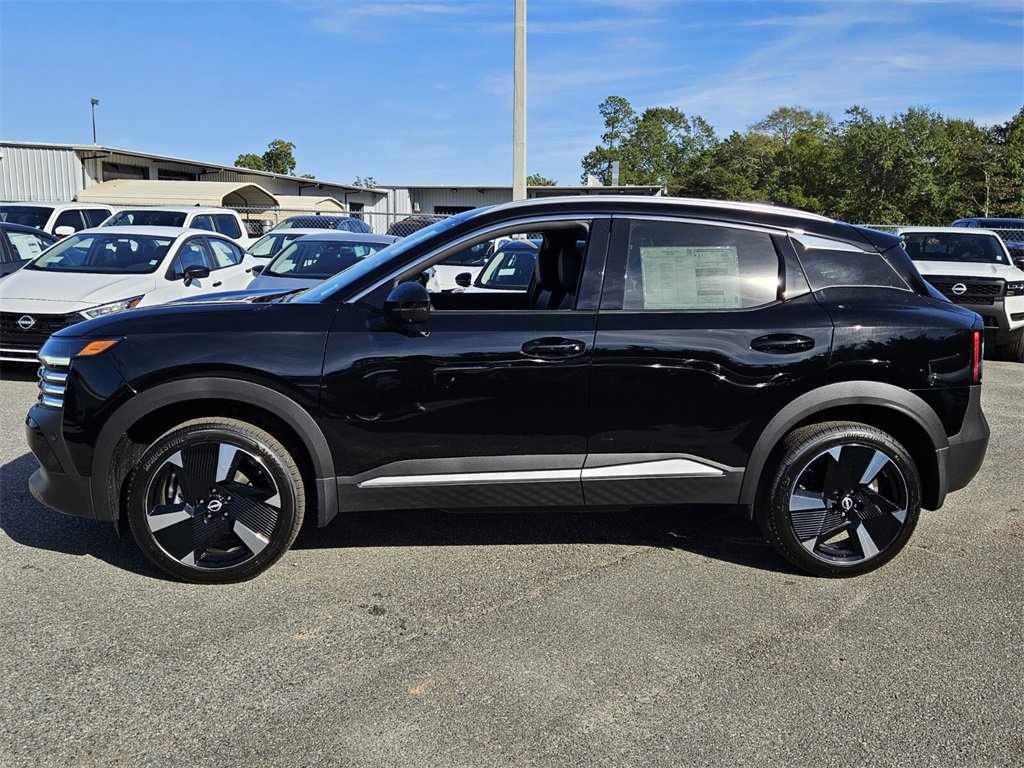 New 2026 Nissan Kicks SR image 2