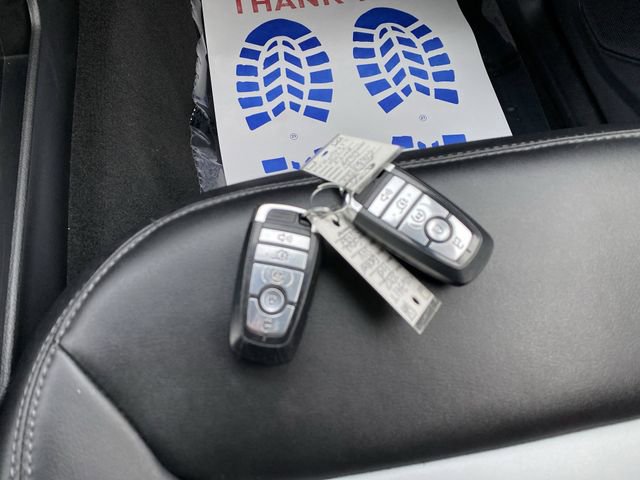 Used 2022 Ford Explorer XLT w/ Equipment Group 202A image 28