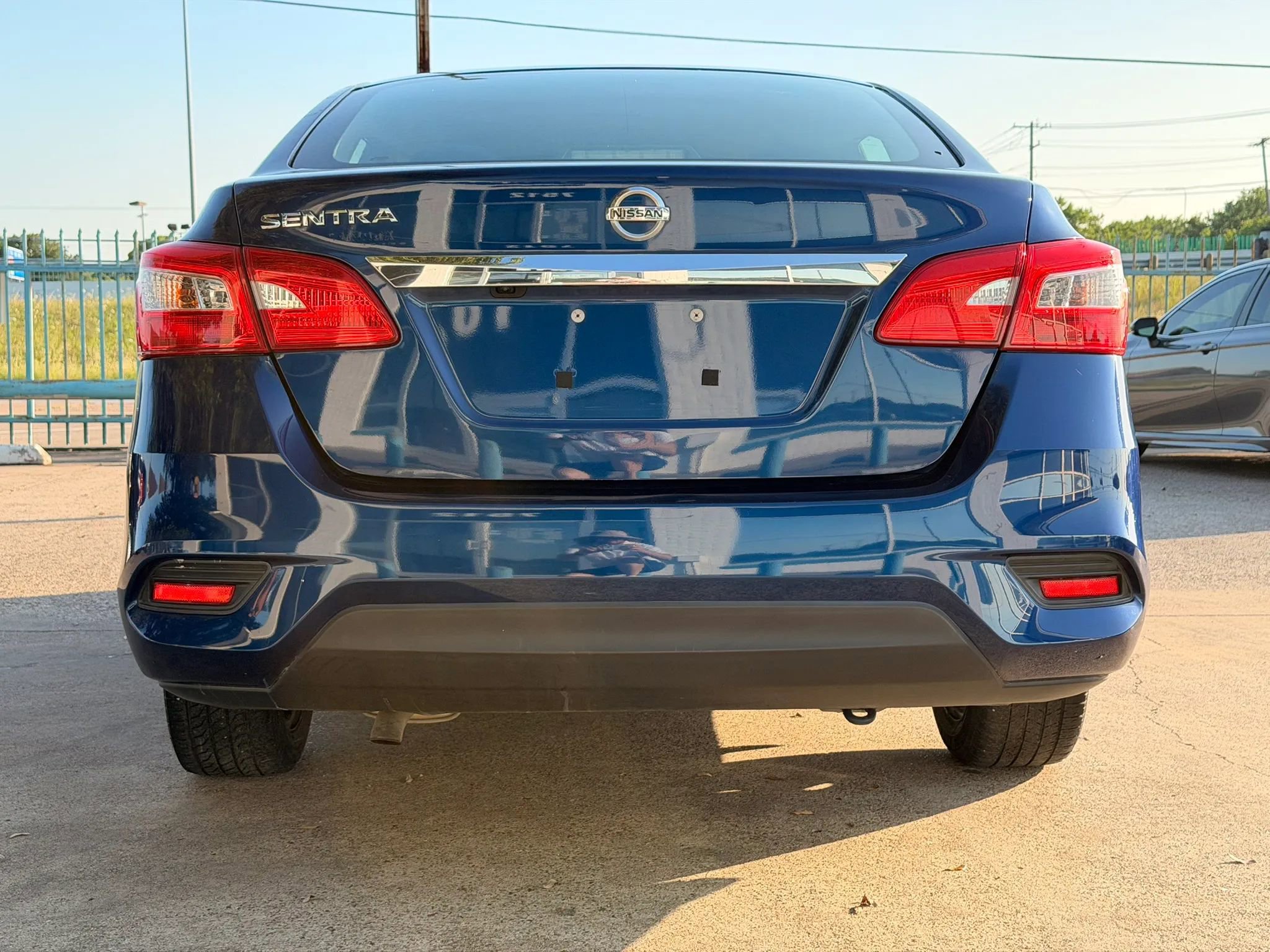 Used 2019 Nissan Sentra S FWD image 4