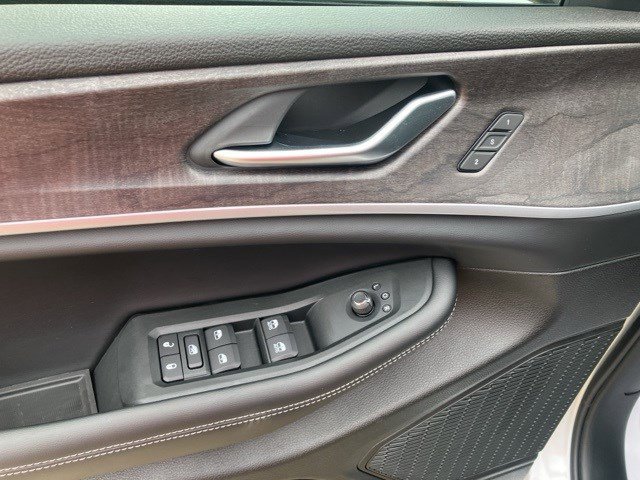 New 2025 Jeep Grand Cherokee Limited image 10