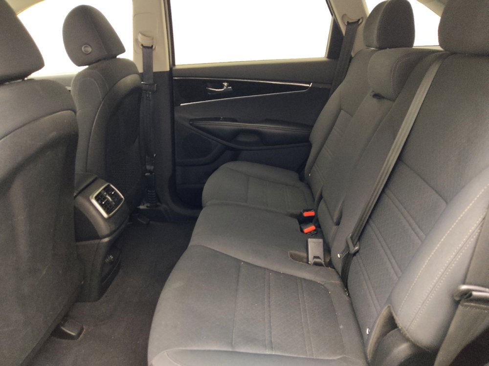 Used 2019 Kia Sorento L FWD image 18