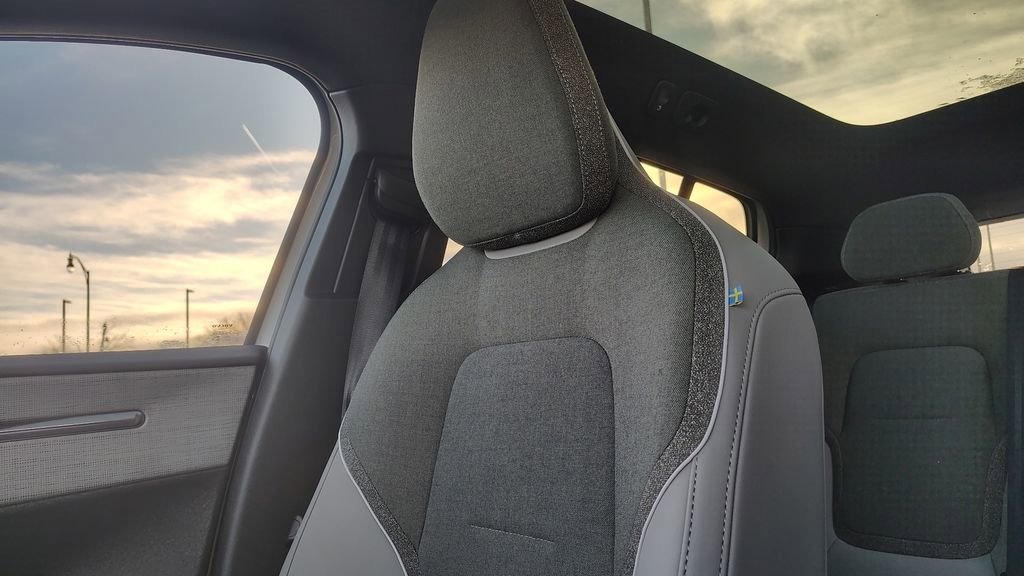 New 2026 Volvo EX30 Ultra w/ Climate Package image 22