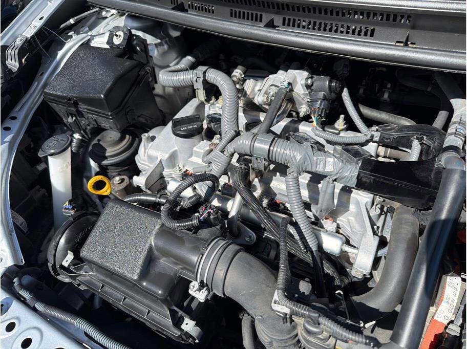 Used 2015 Toyota Prius C Three image 32