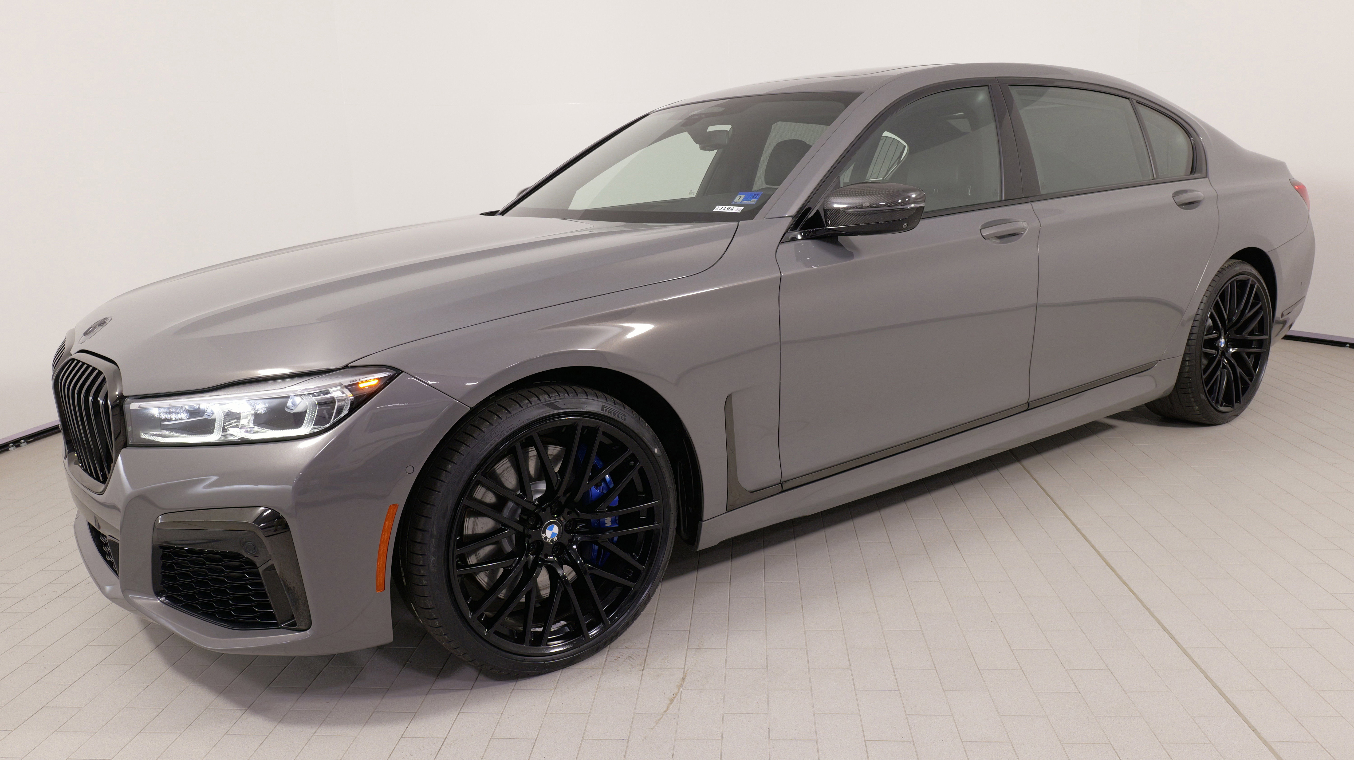 Used 2022 BMW 750i xDrive w/ Executive Package image 2