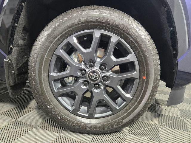 Used 2026 Toyota Sequoia Platinum AWD/4WD image 11