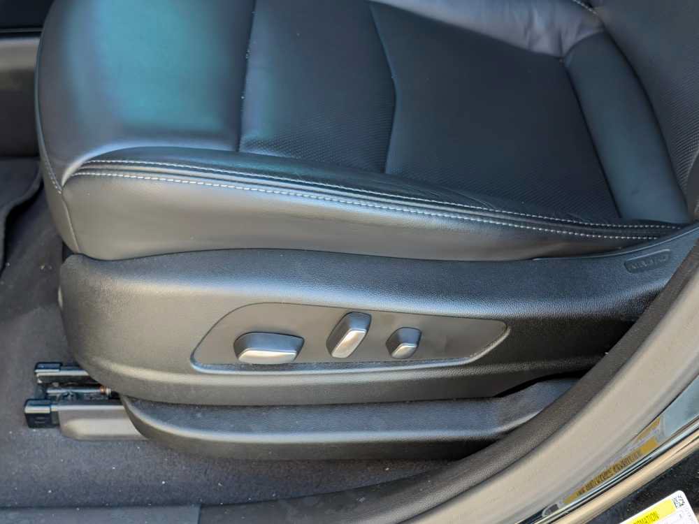 Used 2024 Cadillac XT6 Sport w/ Technology Package AWD/4WD image 13