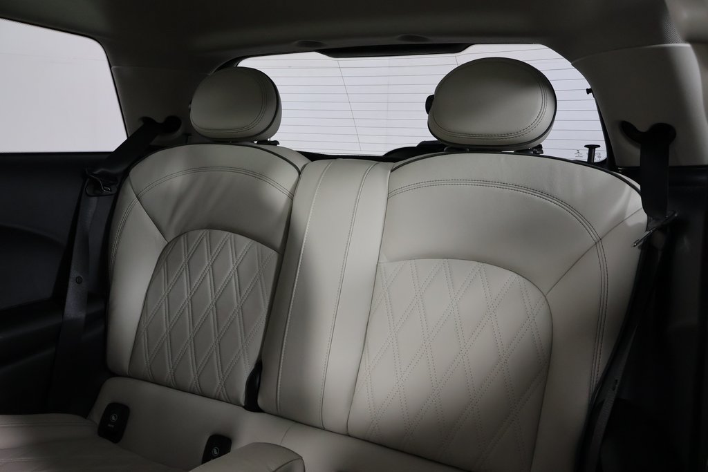 Used 2023 MINI Cooper 2-Door Hardtop FWD image 11