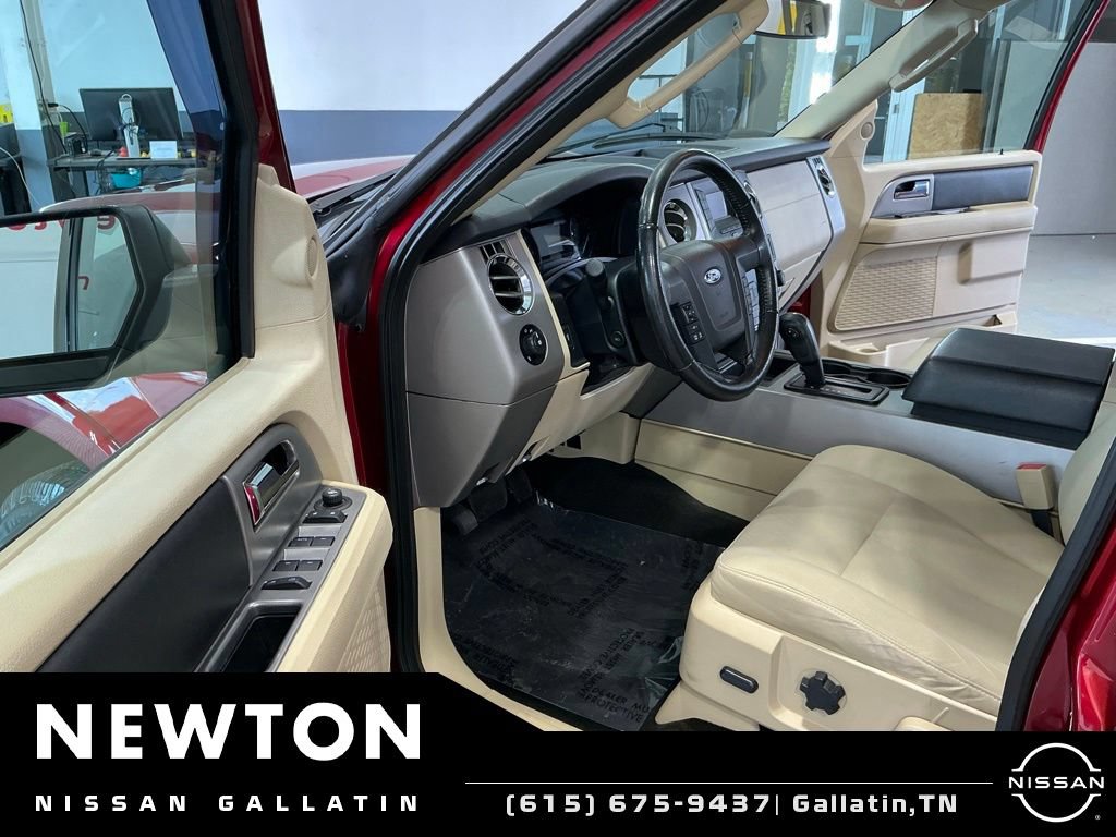 Used 2017 Ford Expedition XLT RWD image 6