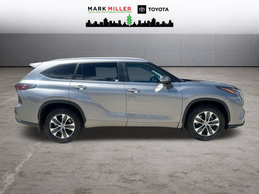 Certified 2025 Toyota Highlander XLE AWD/4WD image 7