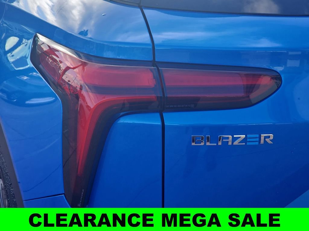 New 2024 Chevrolet Blazer EV LT image 40