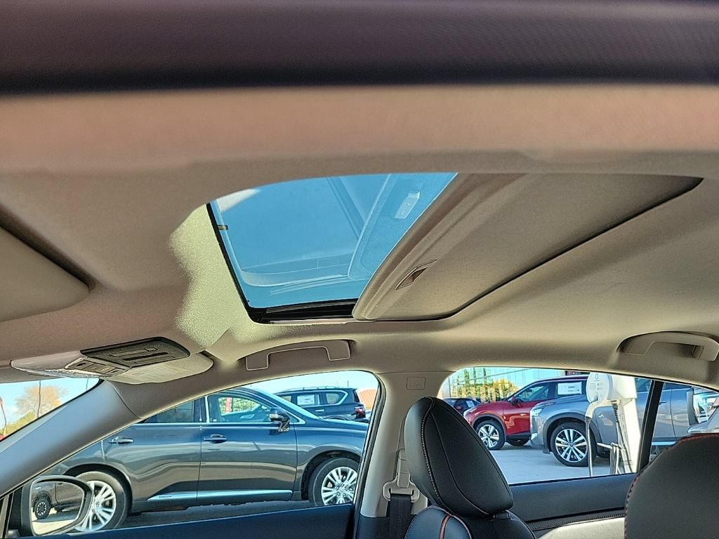 New 2025 Nissan Sentra SR w/ SR Premium Package FWD image 31