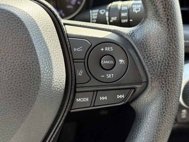 Used 2020 Toyota RAV4 XLE w/ Convenience Package image 24