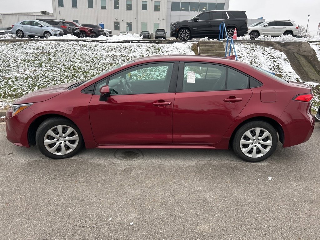 Used 2023 Toyota Corolla LE image 7