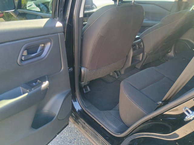 Used 2024 Nissan Rogue S AWD/4WD image 20