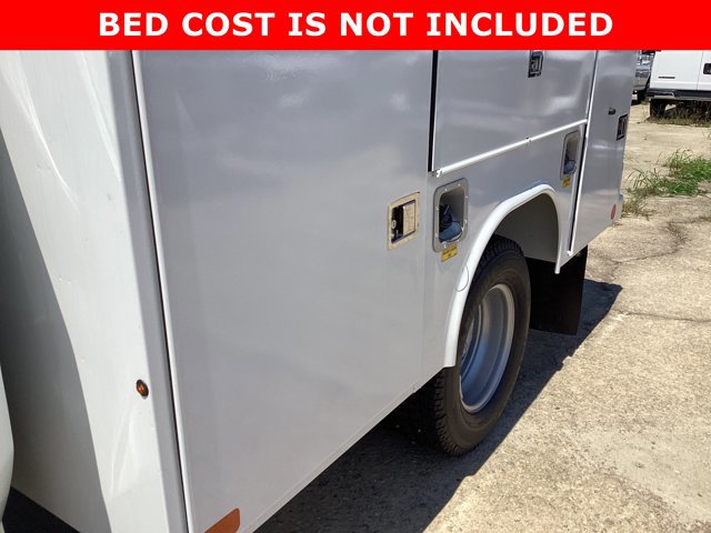 New 2025 GMC Sierra 3500 Pro w/ Convenience Package image 16