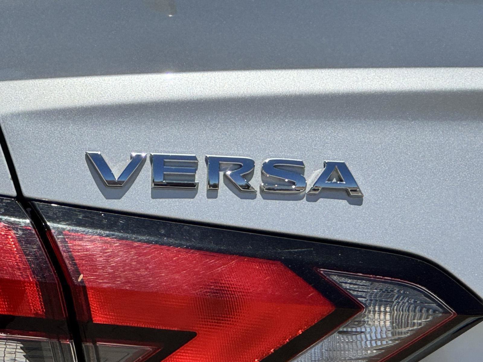 Used 2022 Nissan Versa SV FWD image 12