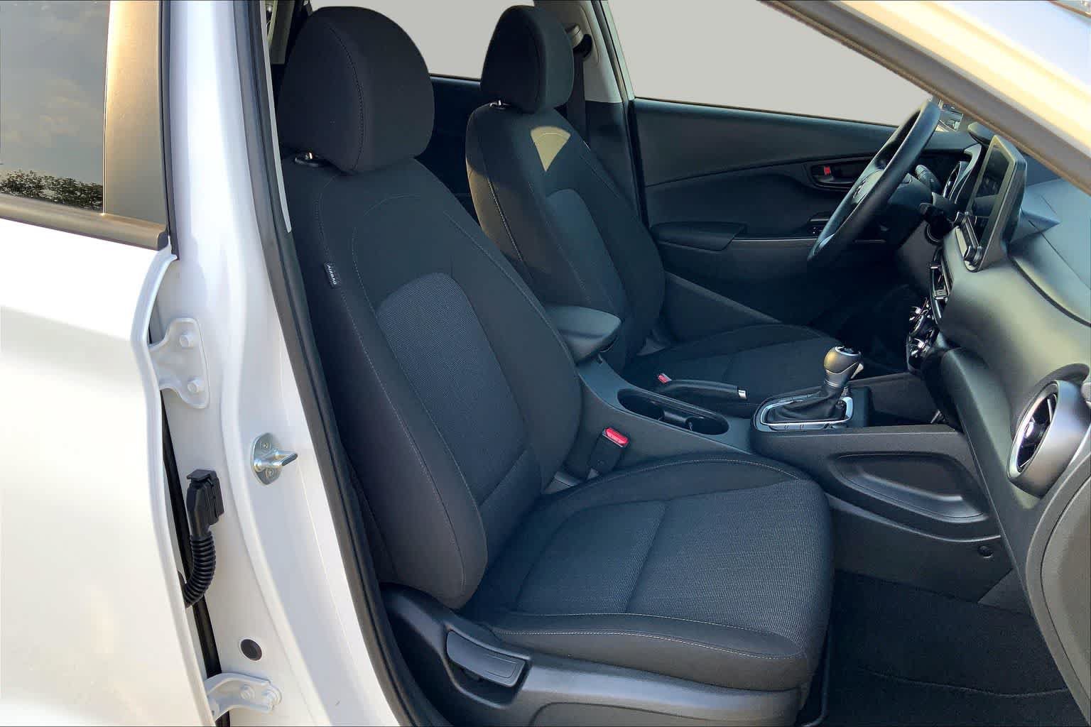 Used 2022 Hyundai Kona SEL FWD image 9